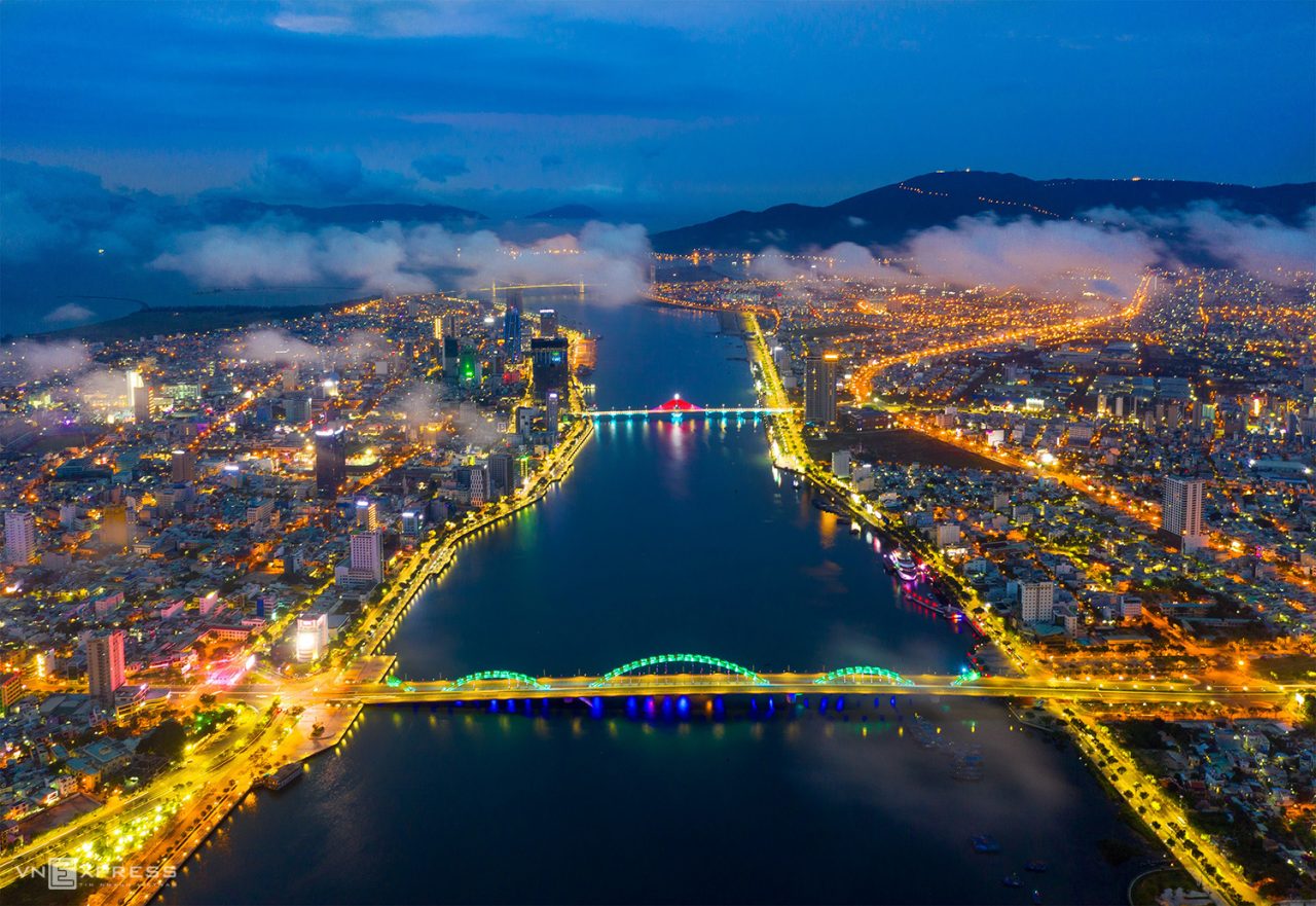 Da Nang is the most livable city in Vietnam and you should come here once. Traveling combined with dental treatment in Danang is a great choice